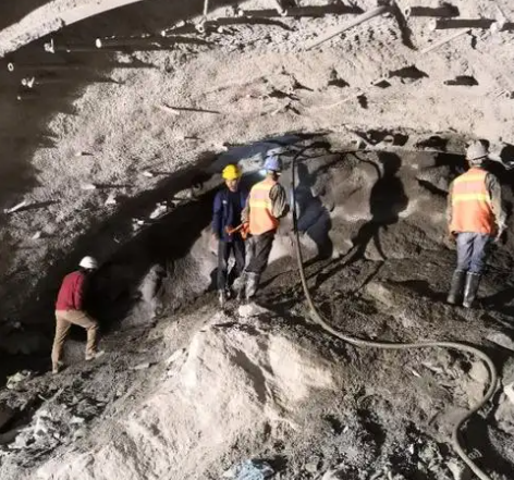 沾化拱顶带模注浆料的施工流程及注意事项